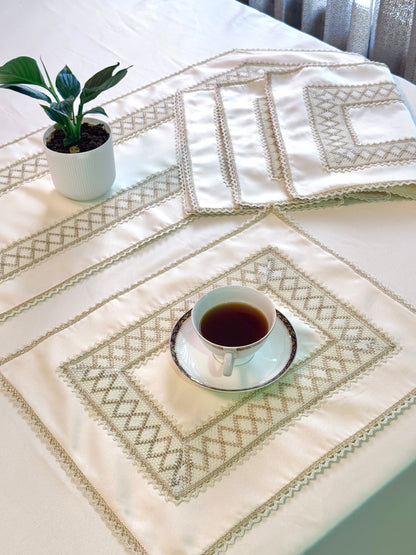 Ivory Royale Lace Mat