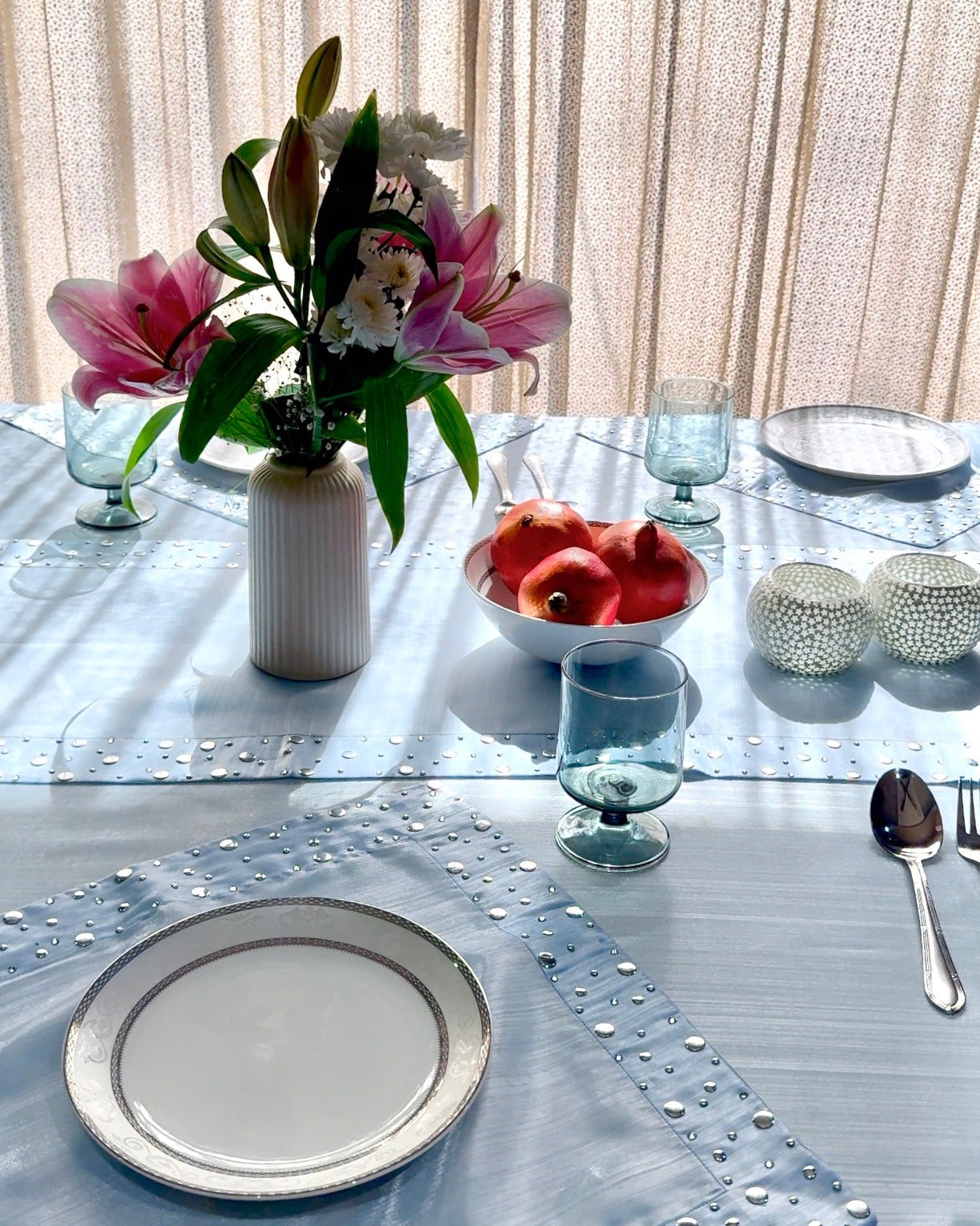 Radiant metallic glow (Blue)