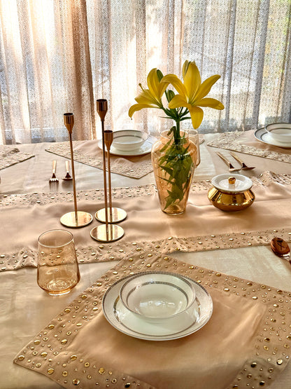 Radiant metallic glow (Golden)