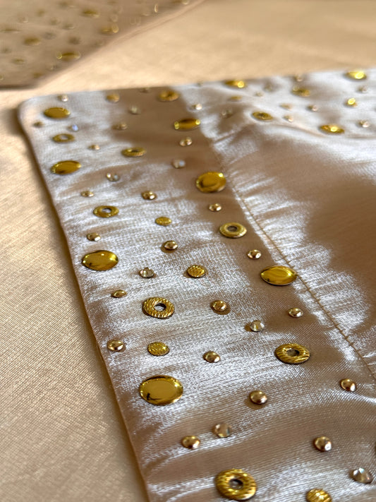 Radiant metallic glow (Golden)